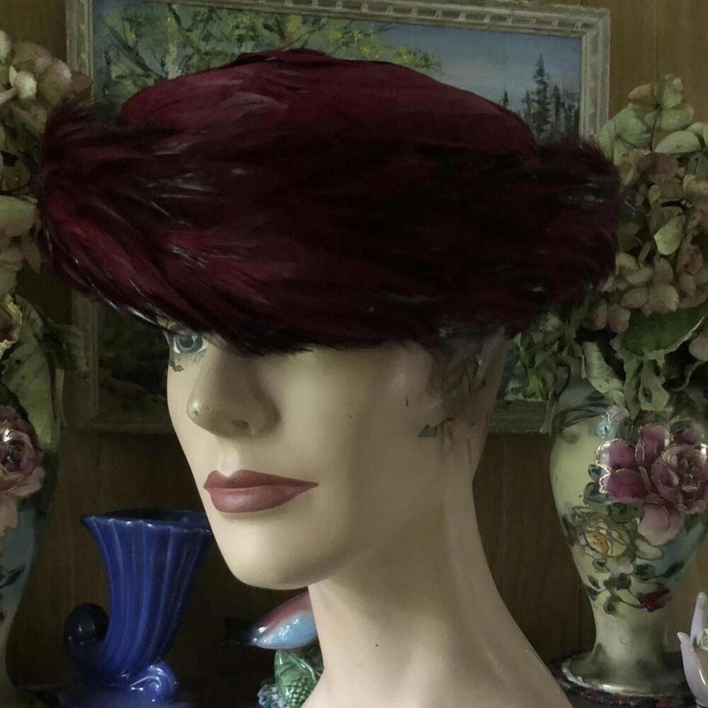 1920’s Cherry Red Wine Merlot Feather Hat. - Picture 8 of 8